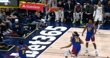 V站体育直播-字母哥和戈登纠缠倒地 先吹戈登犯规&amp;掘金挑战成功改判字母哥犯规